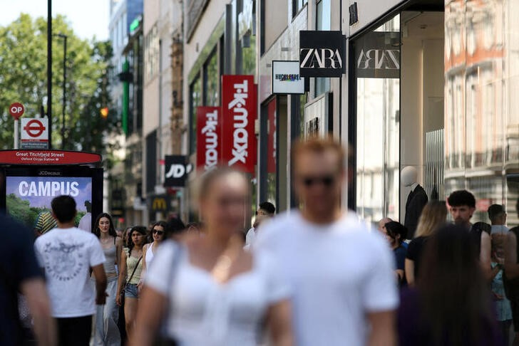 UK economy expands as forecast in Q2