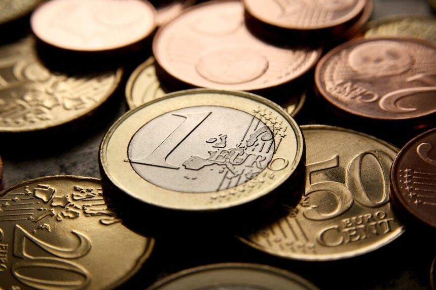 EUR/USD slides below 1.1100 as Eurozone PMI surprisingly contracts