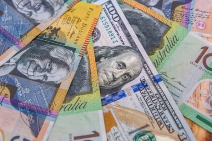 Australian Dollar remains tepid as US Dollar advances ahead of PCE Price Index for August