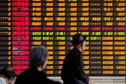 Asia stocks muted; China shares positive after rate cut