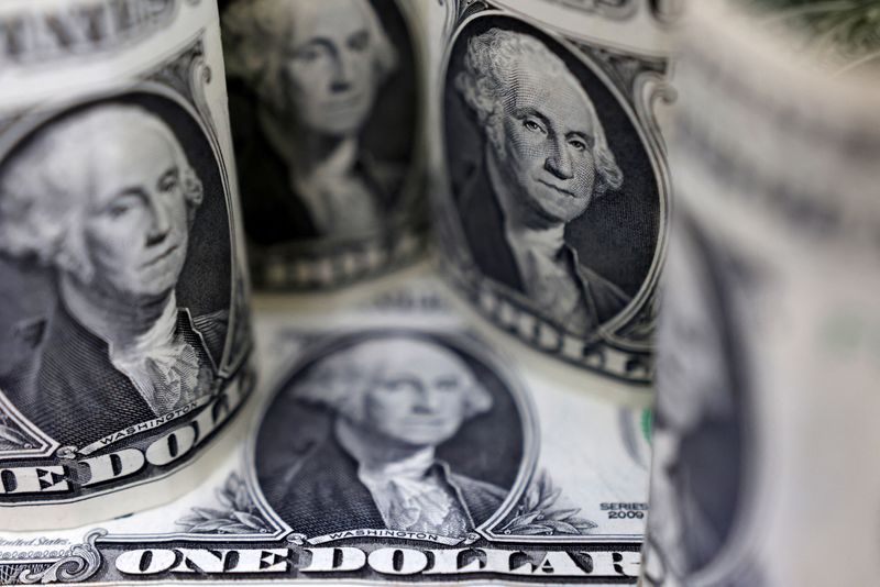 US dollar climbs to 10-week peak; euro, China's yuan fall