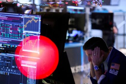 S&P 500 slumps as Microsoft, Meta lead tech wreck