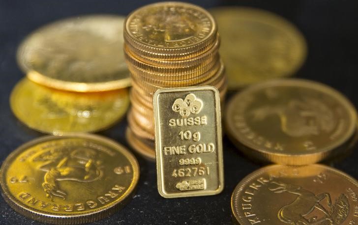 Gold prices steady but set for weekly losses on hawkish Fed outlook